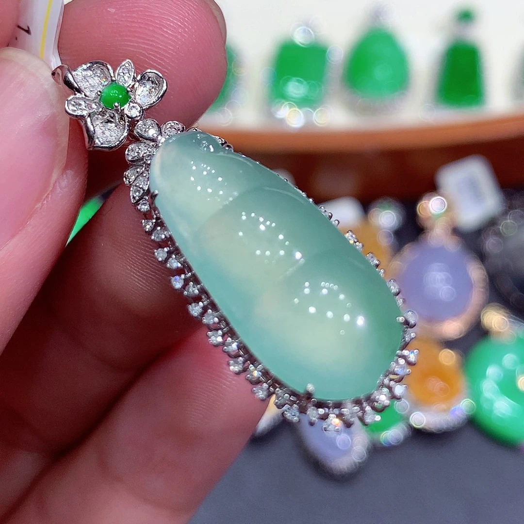 翡翠吊坠(不含链)18K金镶嵌