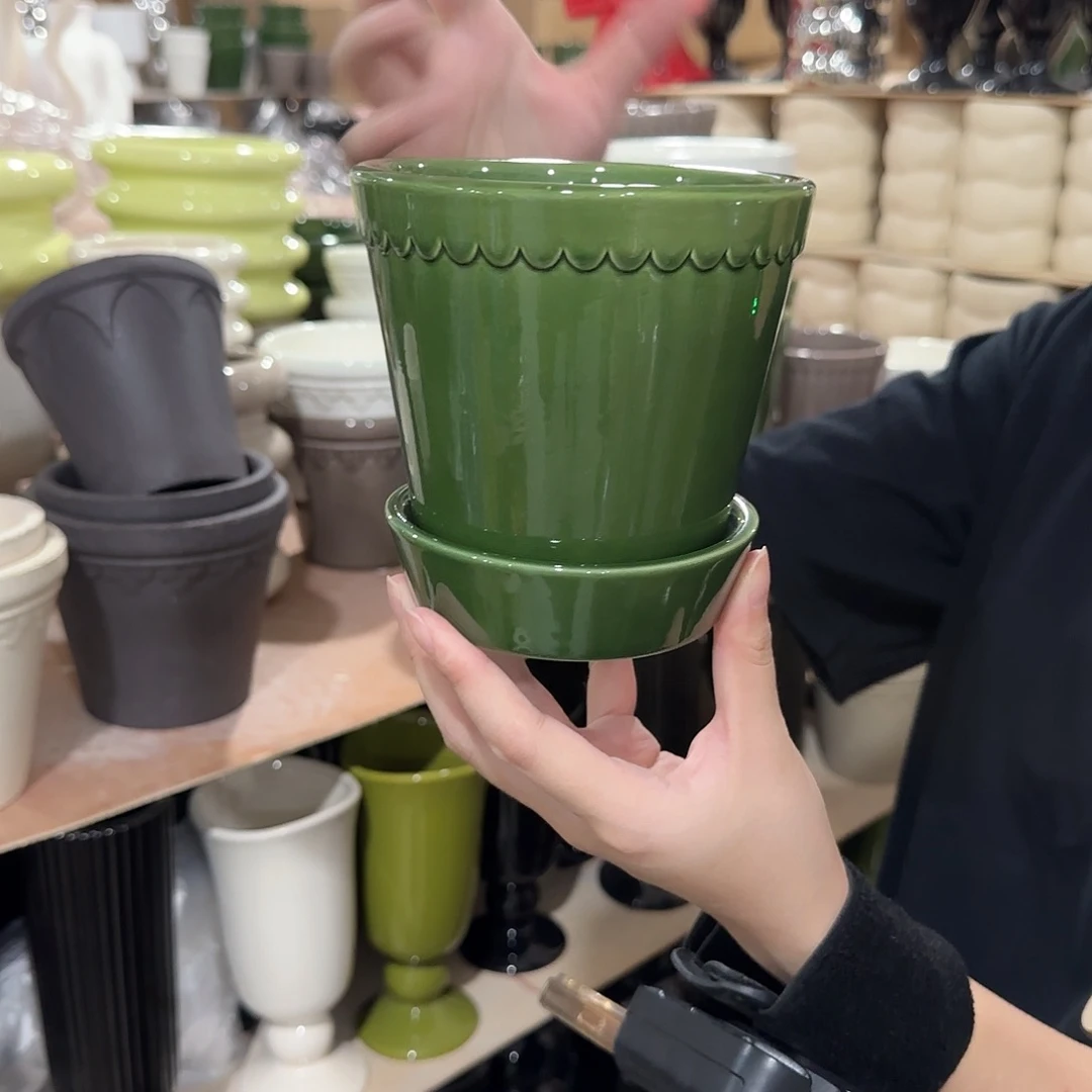 a4绿色带托花盆花盆花盆