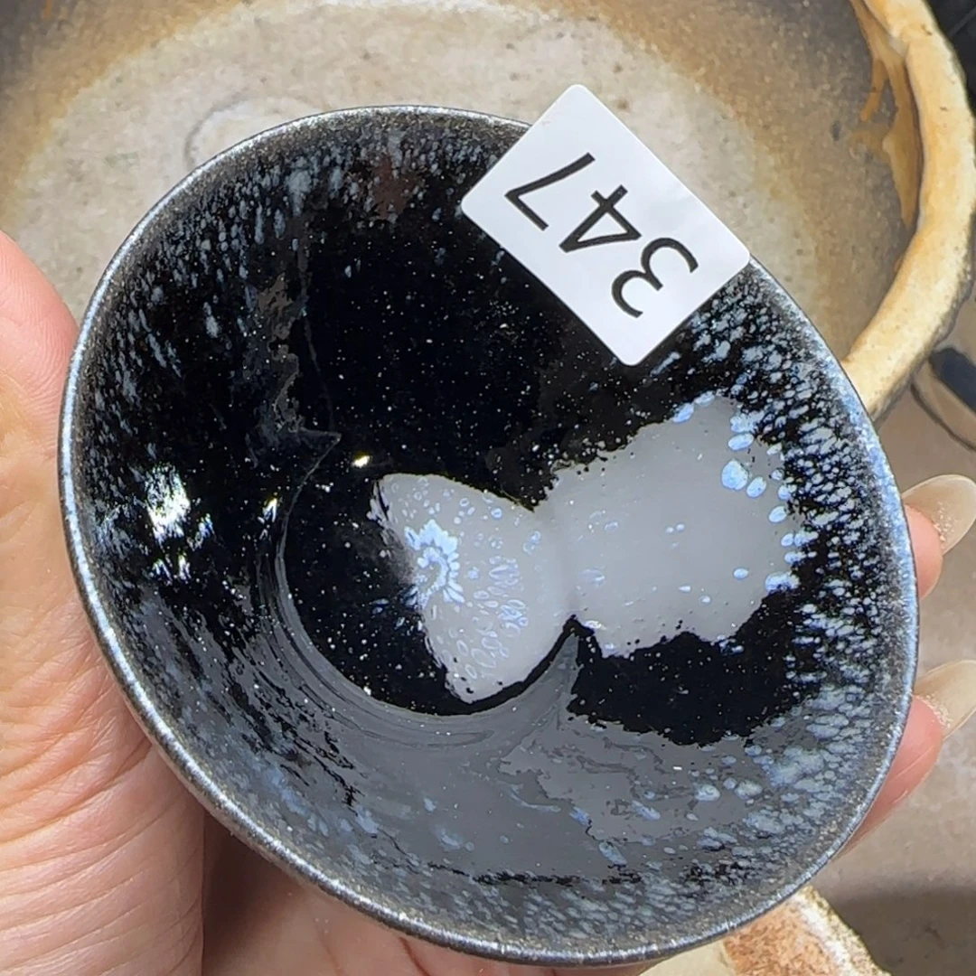 茶盏玲珑茶香中蕴含一份