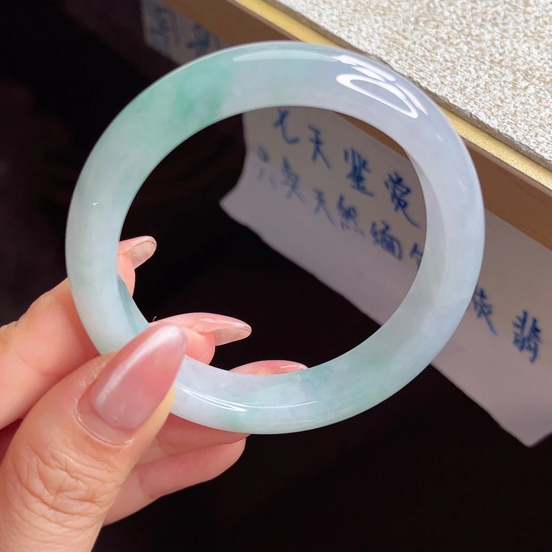 翡翠未镶嵌手镯手镯