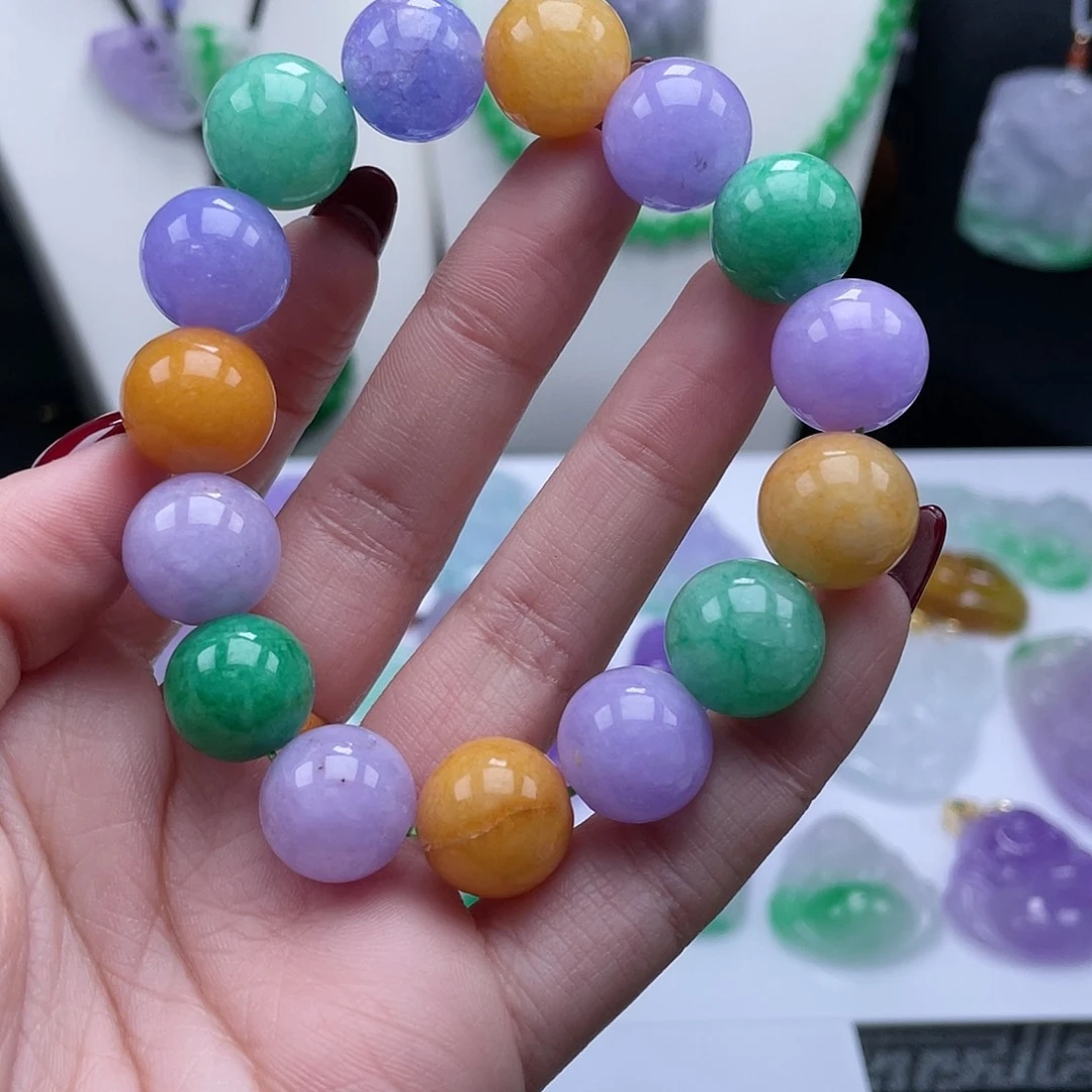 翡翠吊坠(赠链)未镶嵌