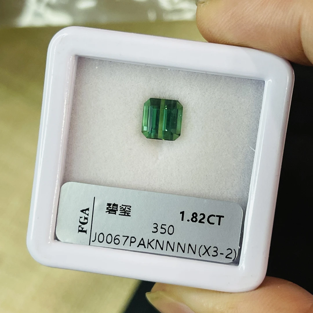 碧玺裸石无镶嵌1.8克拉