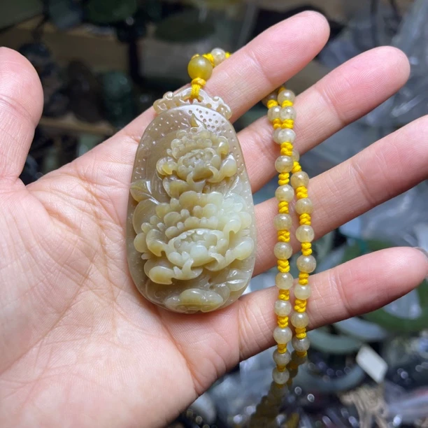 天然和田玉花开富贵一个能戴一辈子的玉器
