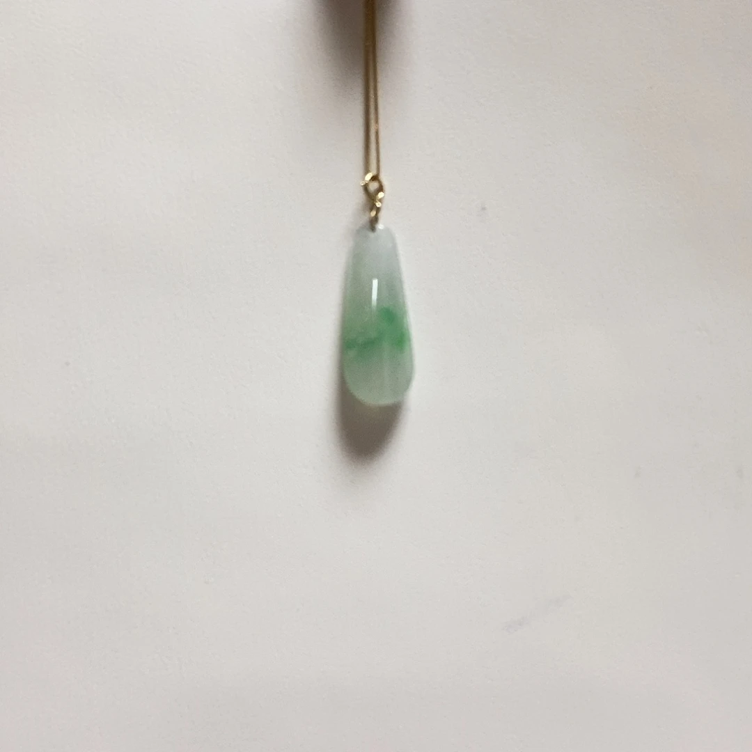 翡翠18K金镶嵌颈饰简单