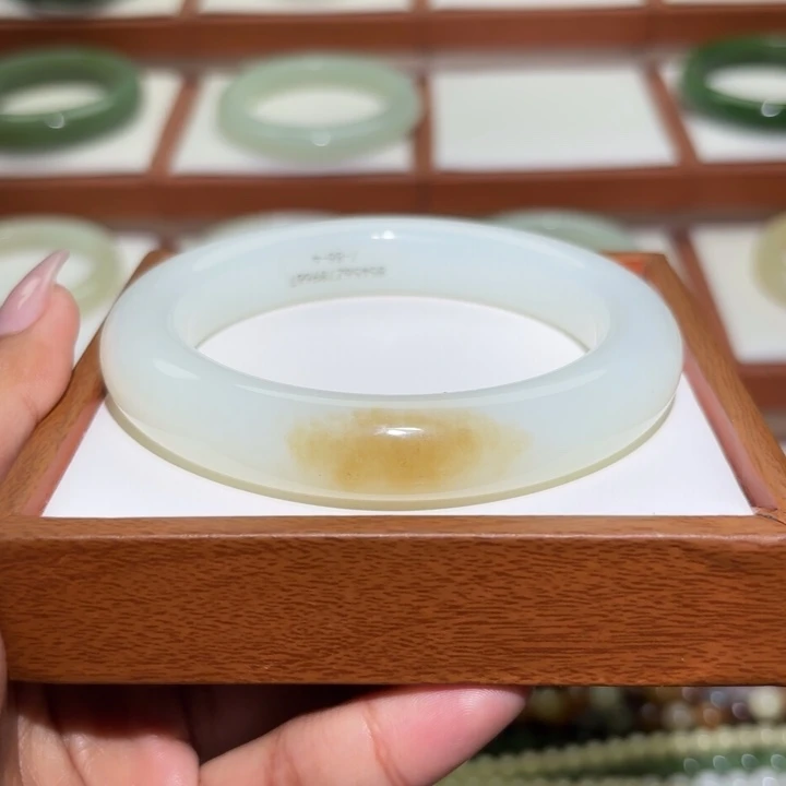 和田玉未镶嵌手镯糖白卡61/62