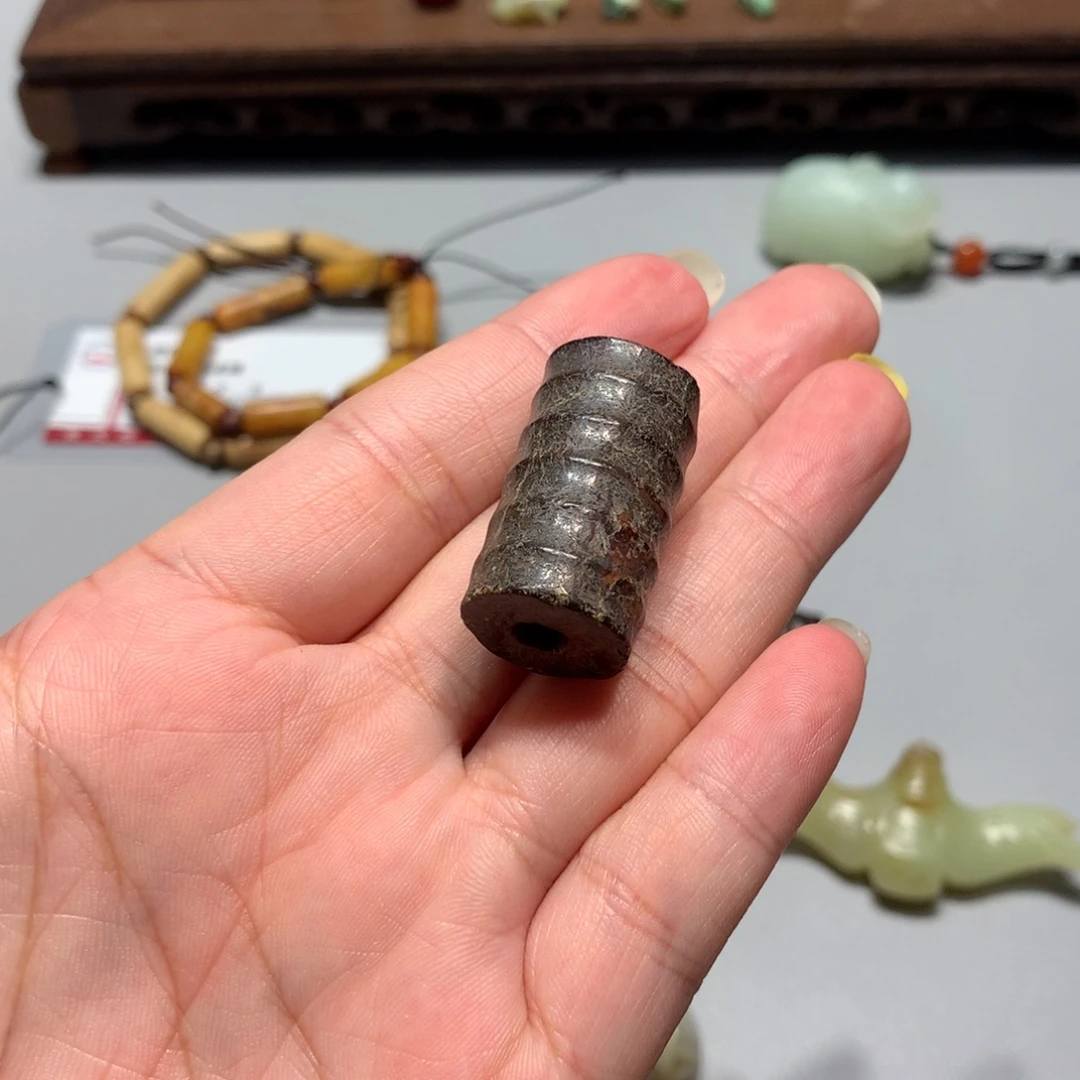 杰***长和田玉（糖玉）未镶嵌颈饰