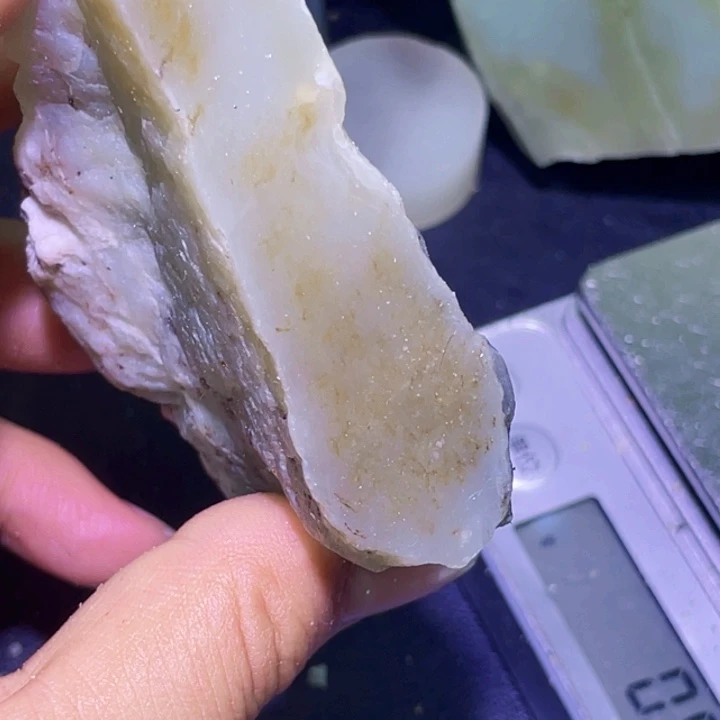 和田玉未镶嵌珠宝半成品
