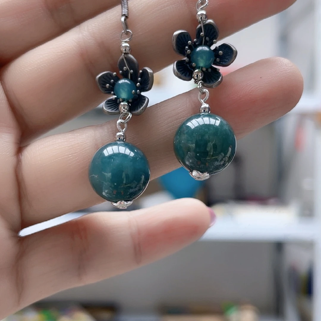 翡翠未镶嵌颈饰耳坠