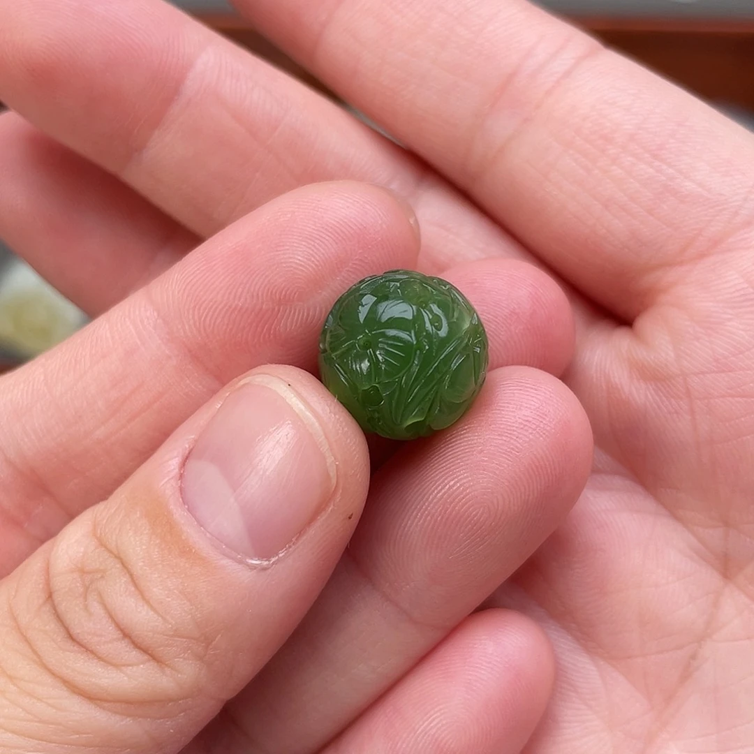 和田玉未镶嵌颈饰碧玉珠子吊坠