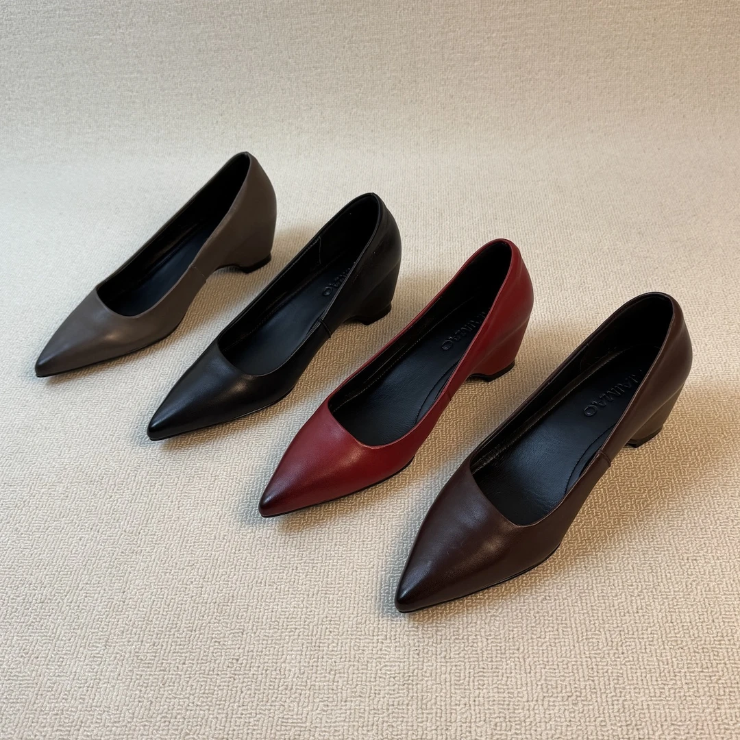 六也「极简尖头」法式复古风舒适通勤百搭一脚蹬浅口单鞋女 L1375