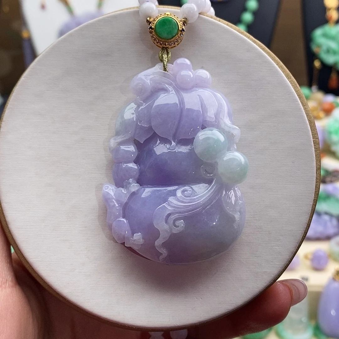 翡翠未镶嵌吊坠(赠链)