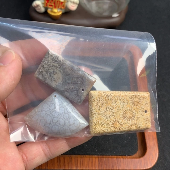 【闪购商品】硅化珊瑚（珊瑚玉）吊坠(不含链)未镶嵌张****子