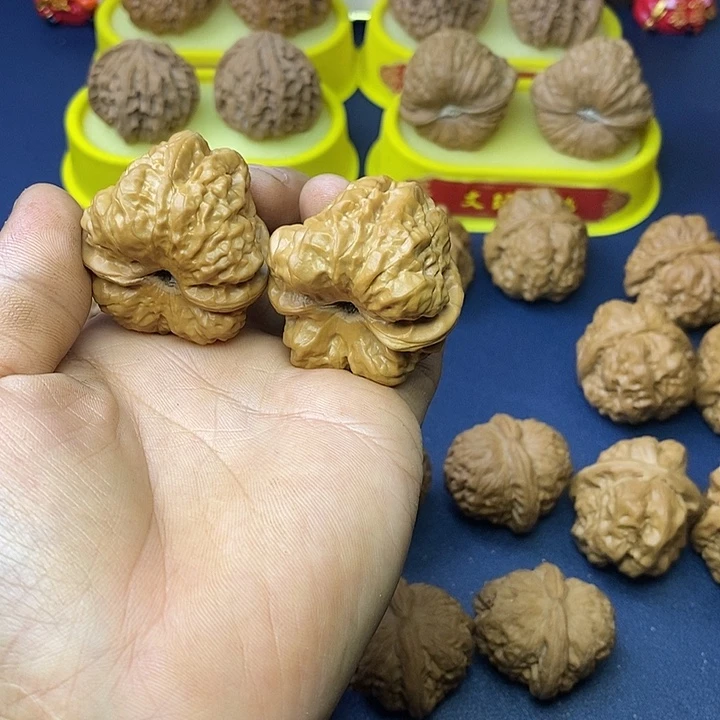 眷***恋文玩核桃把件蛤蟆头