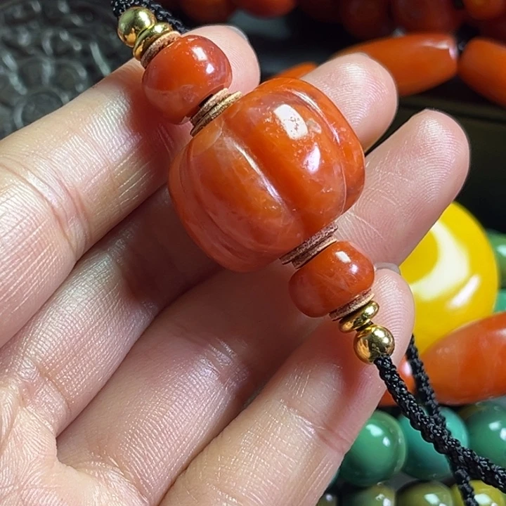 颈饰琉璃乐*琉璃………….