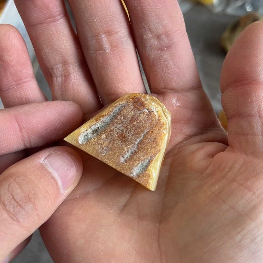 定制蜜蜡未镶嵌像****放定制蜜蜡