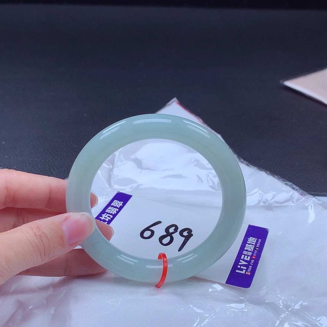 翡翠手镯未镶嵌手镯001531