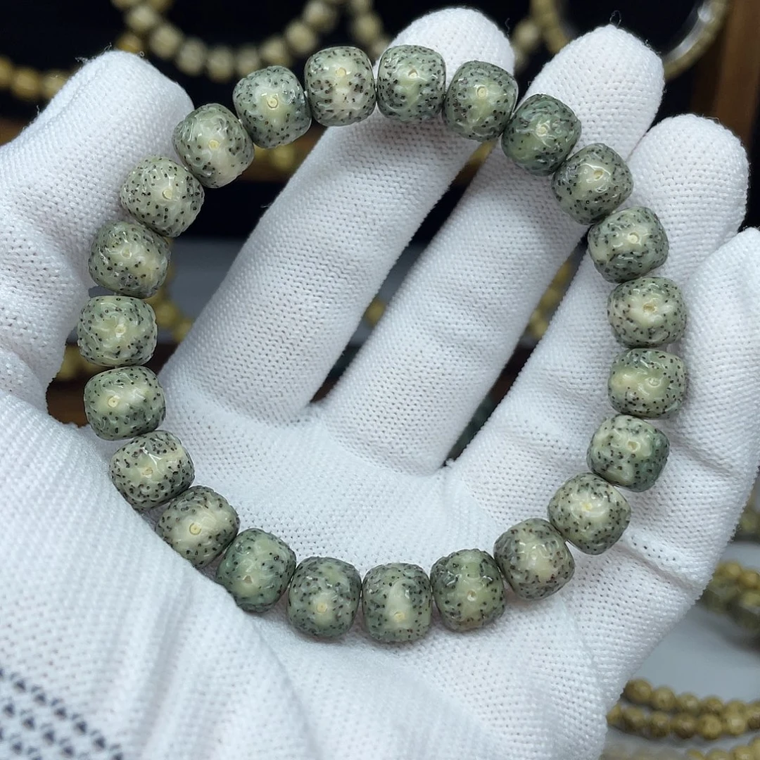 张***淏星月菩提手串10-9，横纹一线天手工无相