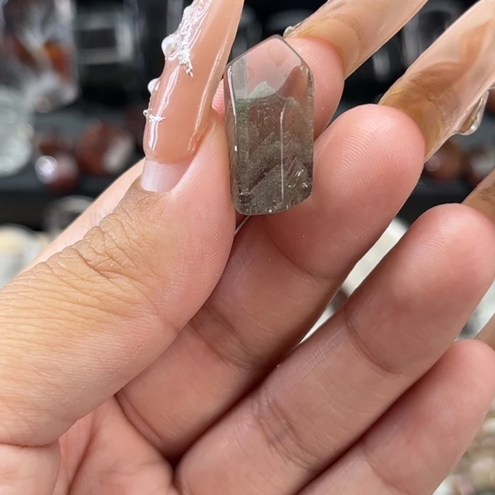 未镶嵌吊坠(赠链)水晶