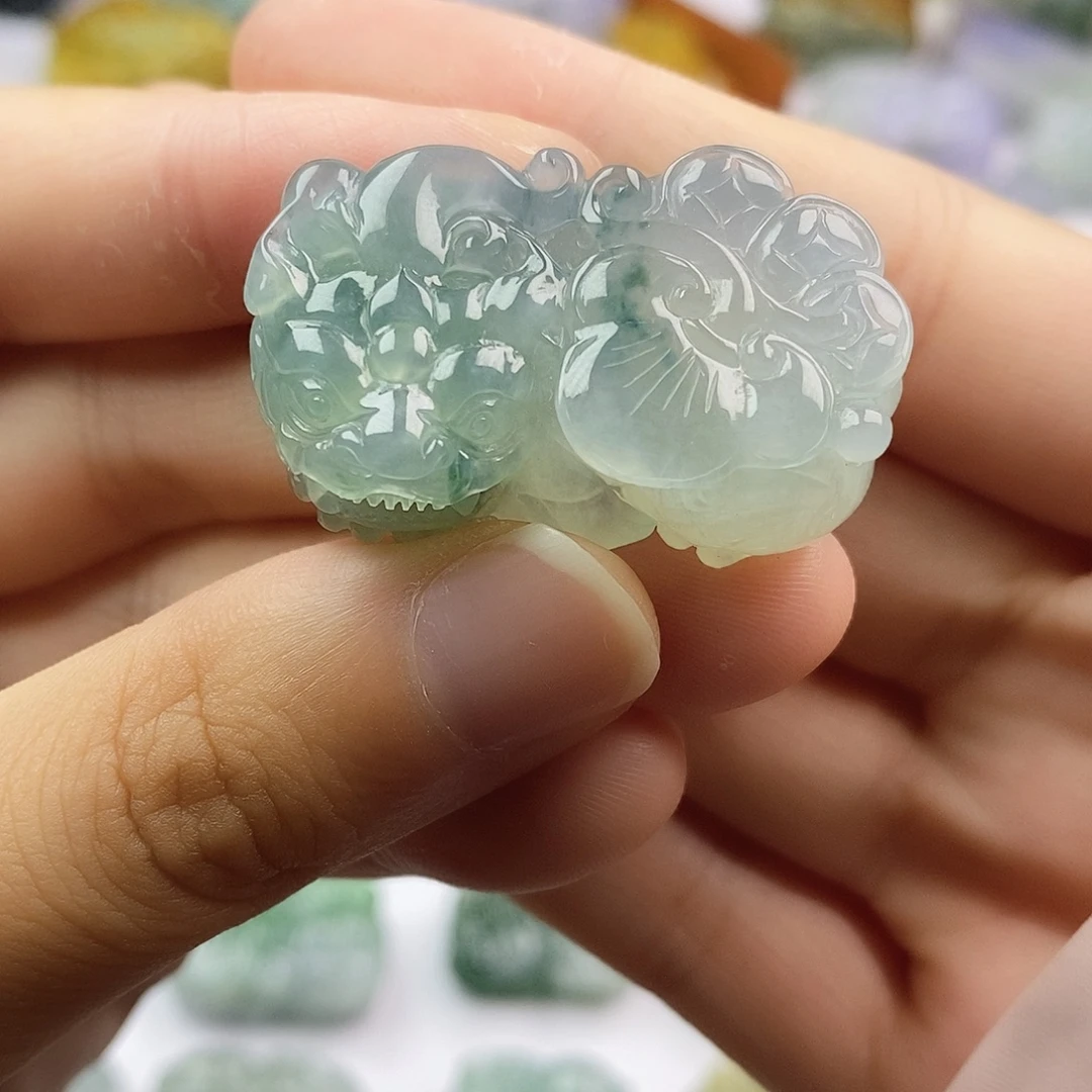 颈饰未镶嵌翡翠貔貅