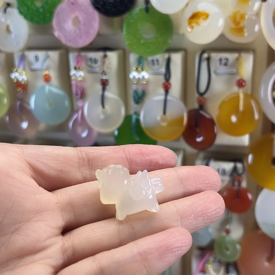 是****玛瑙/玉髓未镶嵌颈饰