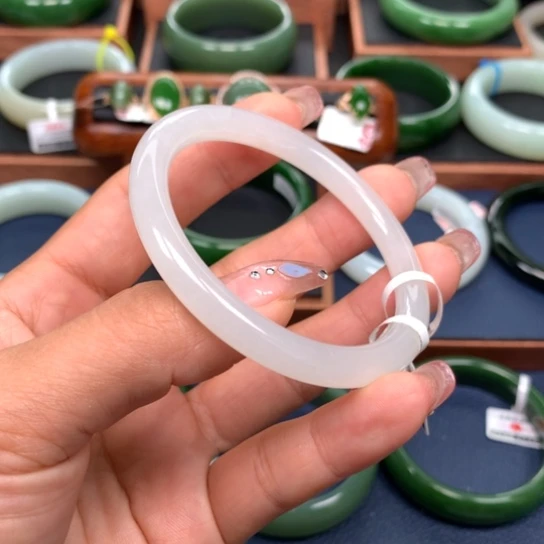 和田玉手镯未镶嵌袁*