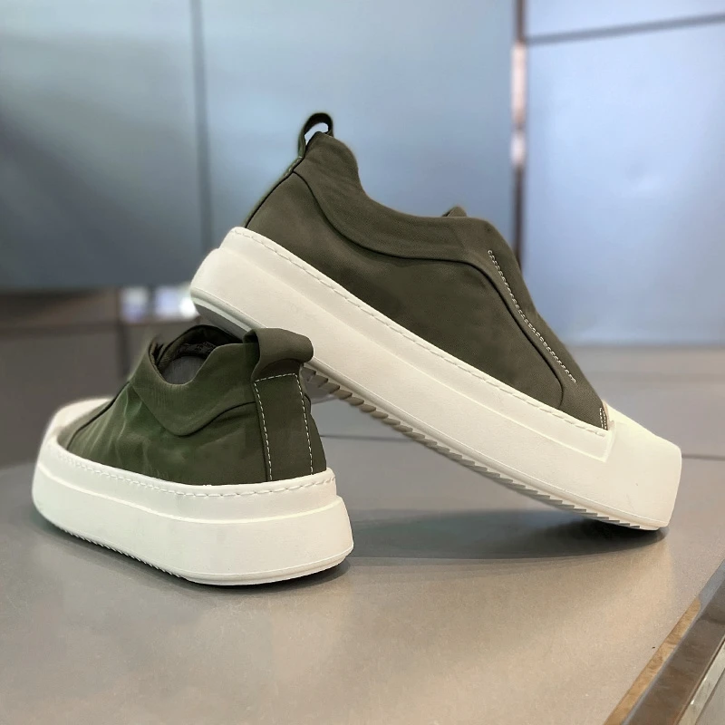 2025秋季高级感潮牌休闲一脚蹬布鞋男士潮流厚底大头面包懒人鞋