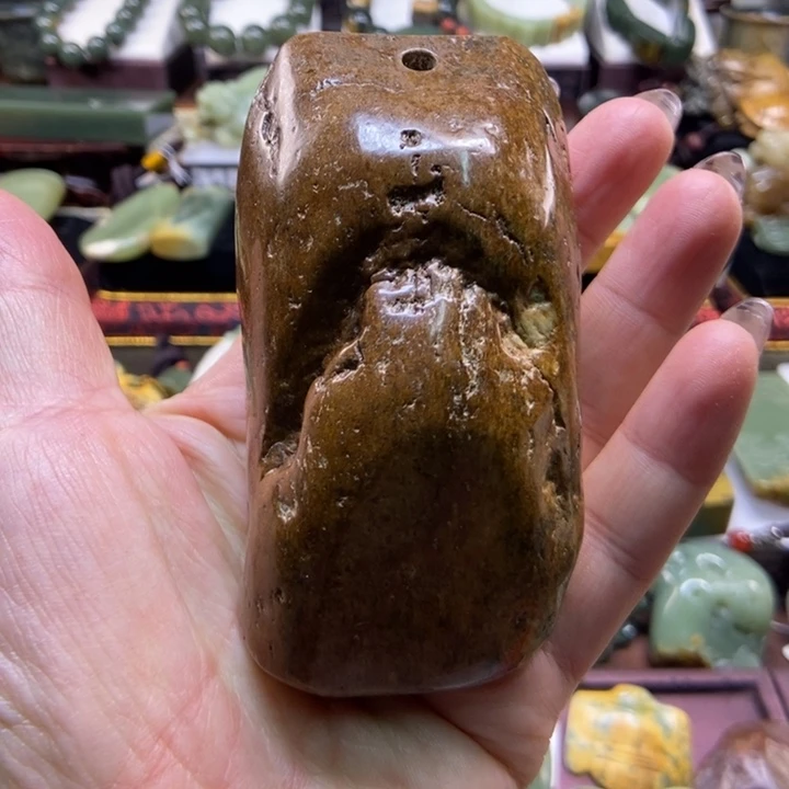 未镶嵌岫岩河磨玉（透闪石质玉）把件