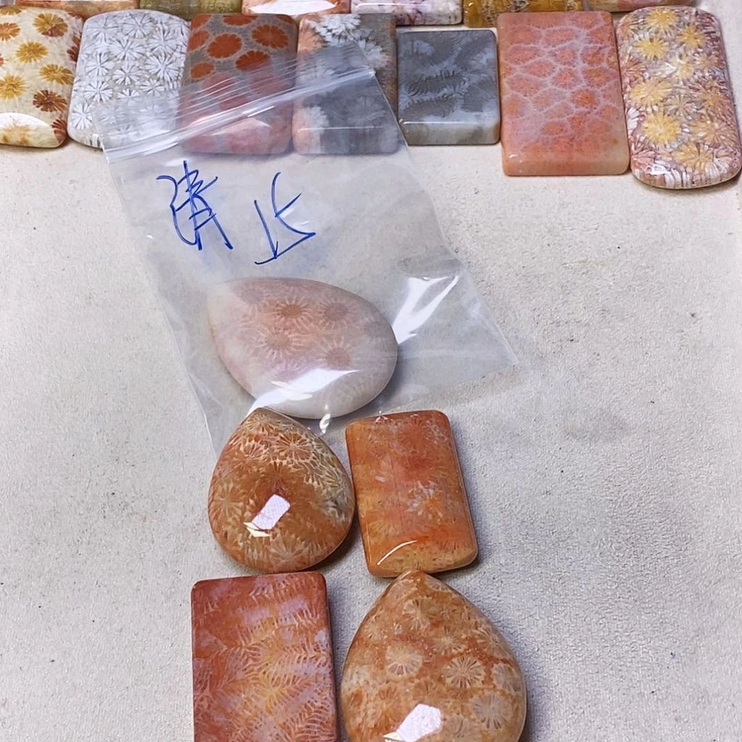 查罗石合金颈饰清***蹄