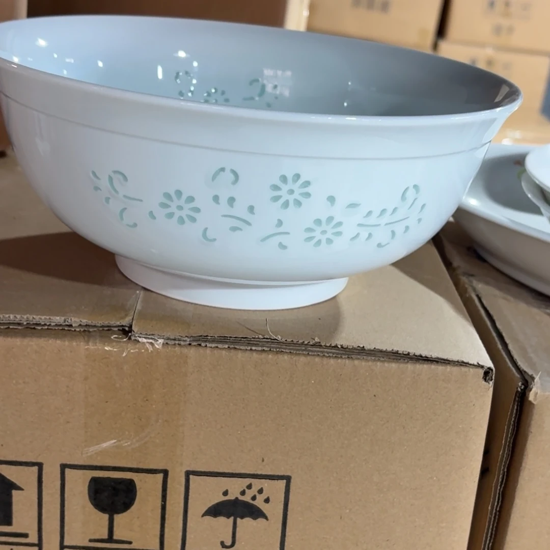 白瓷景德镇瓷器汤煲1