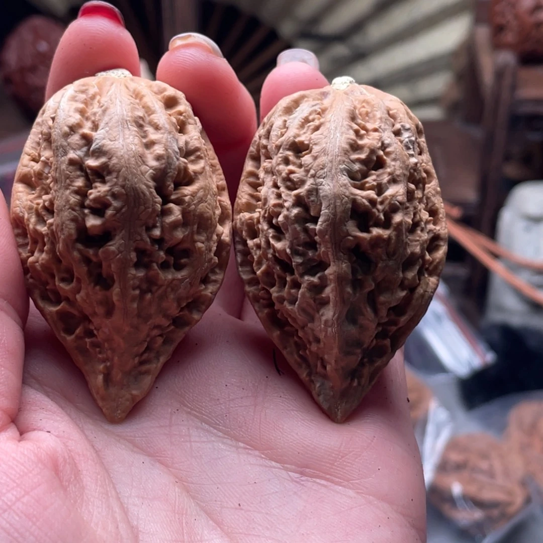 文玩核桃把件楸刀鱼67花皮