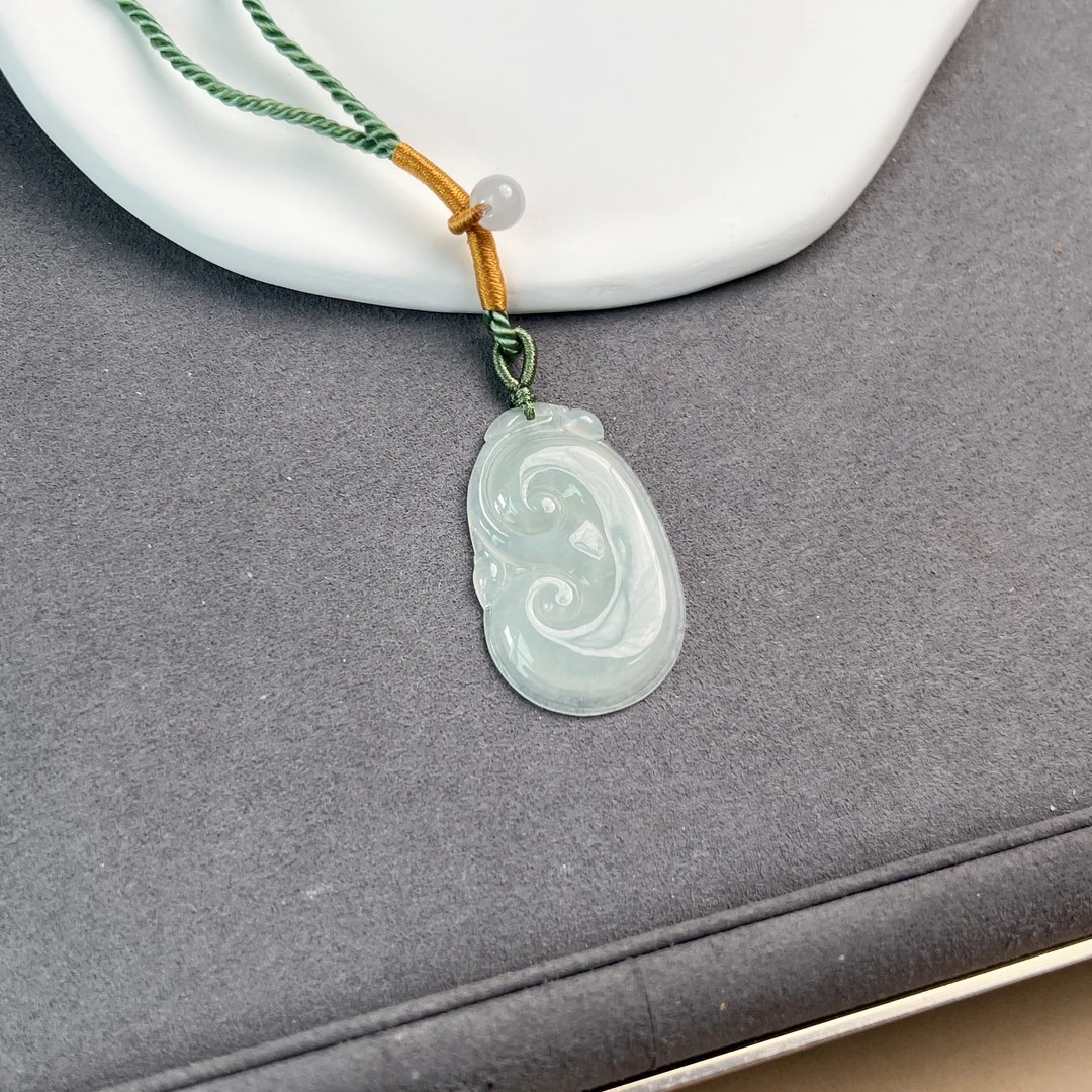 缅甸A货翡翠如意挂件