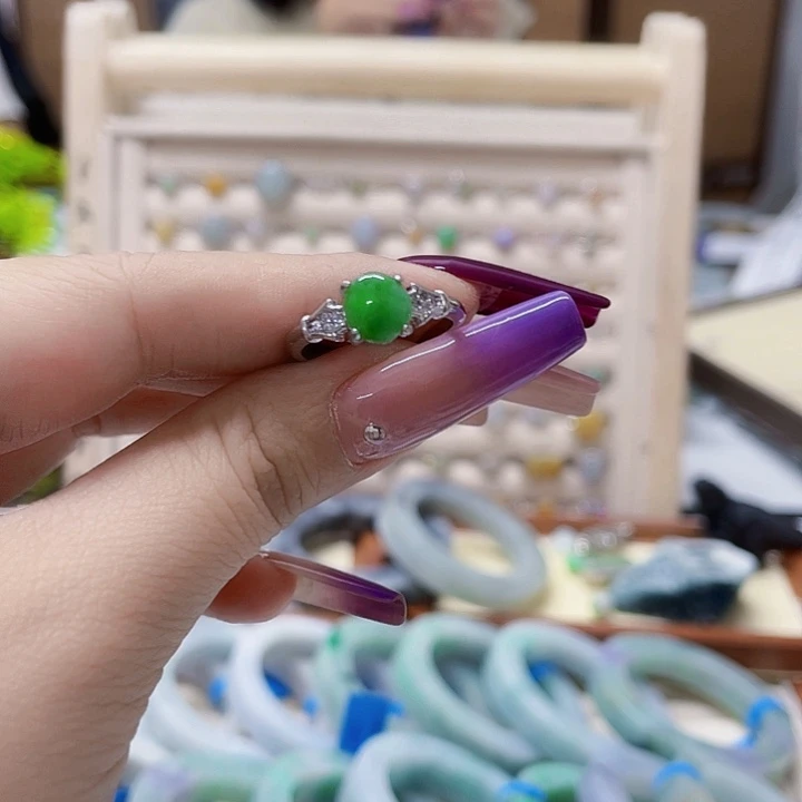 颈饰未镶嵌翡翠天然翡翠Ａ货