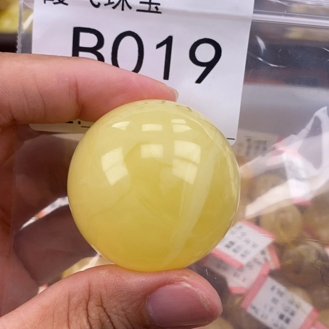 琥珀未镶嵌珠宝奇石37