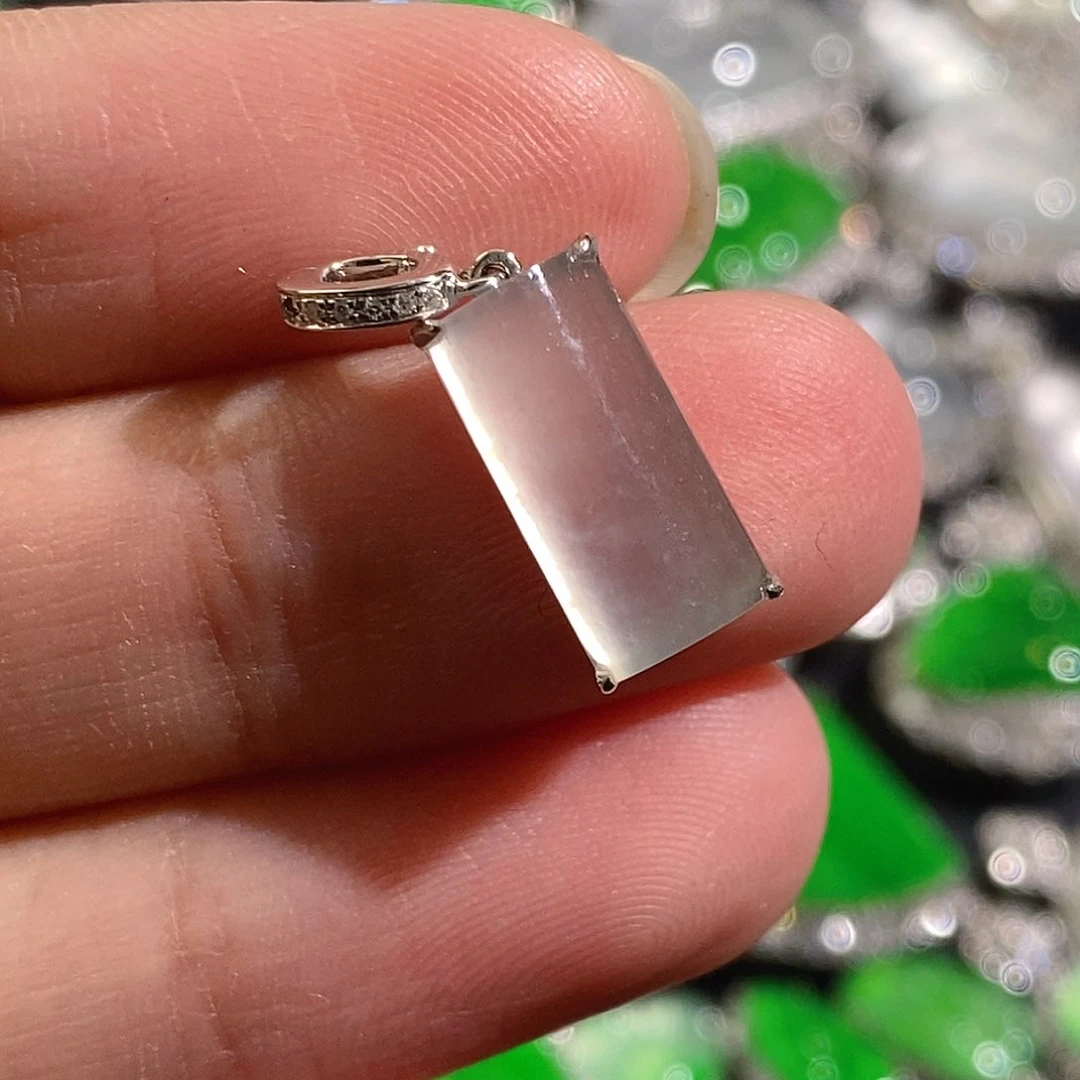 翡翠颈饰18K金镶嵌小滴流