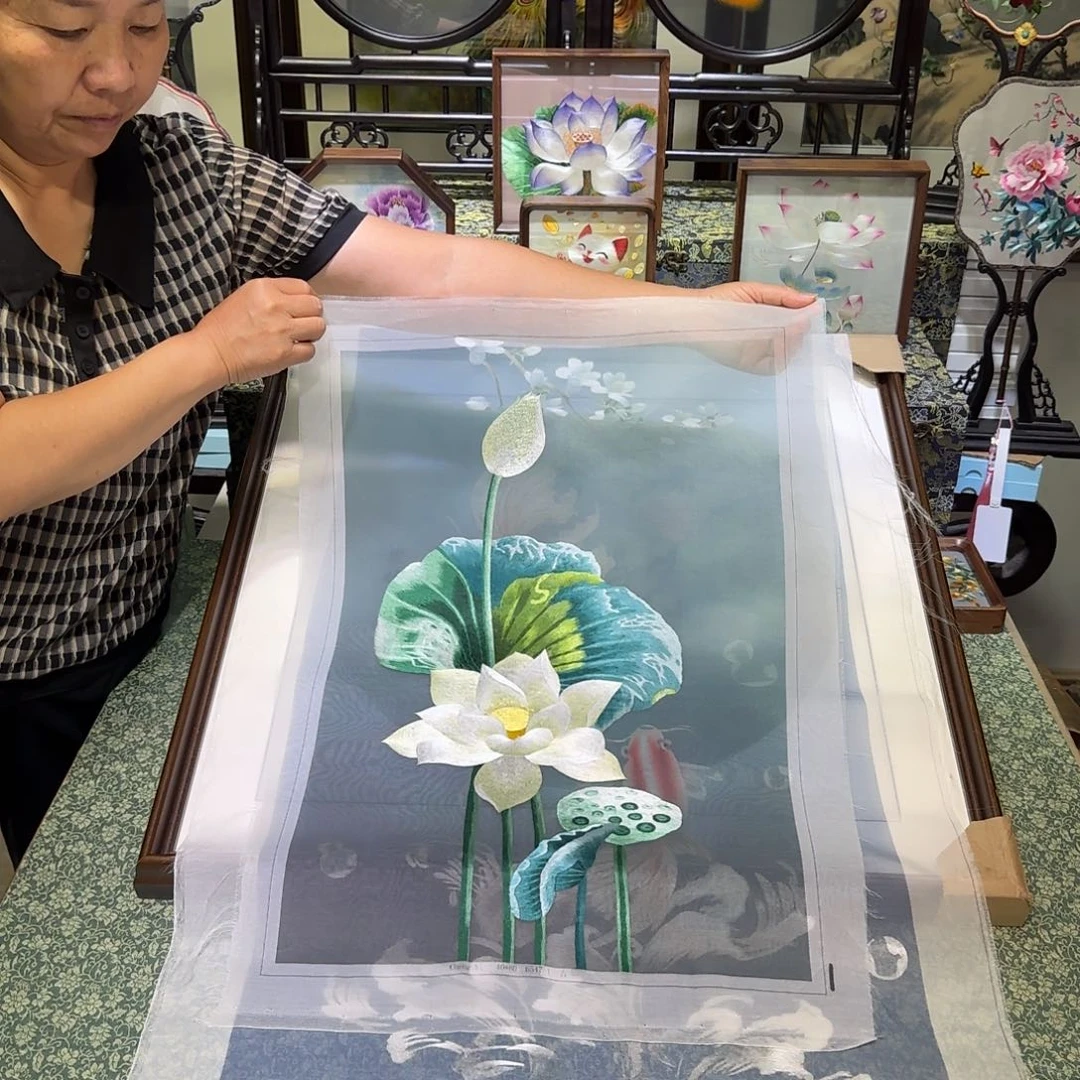刺绣刺绣工艺精湛独特设计新颖时尚
