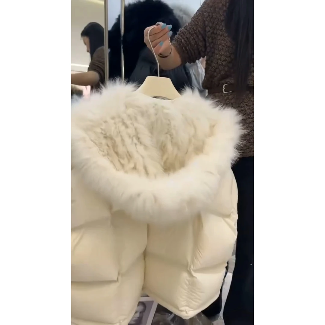 韩版设计感毛毛连帽羽绒服女2025冬季高端欧货大大毛领加厚短外套