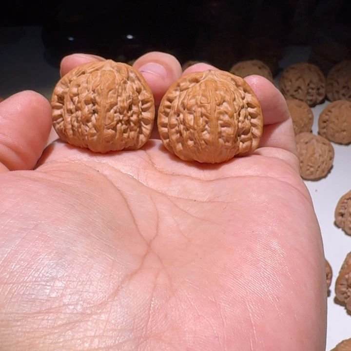 X***x吊坠文玩核桃白狮子