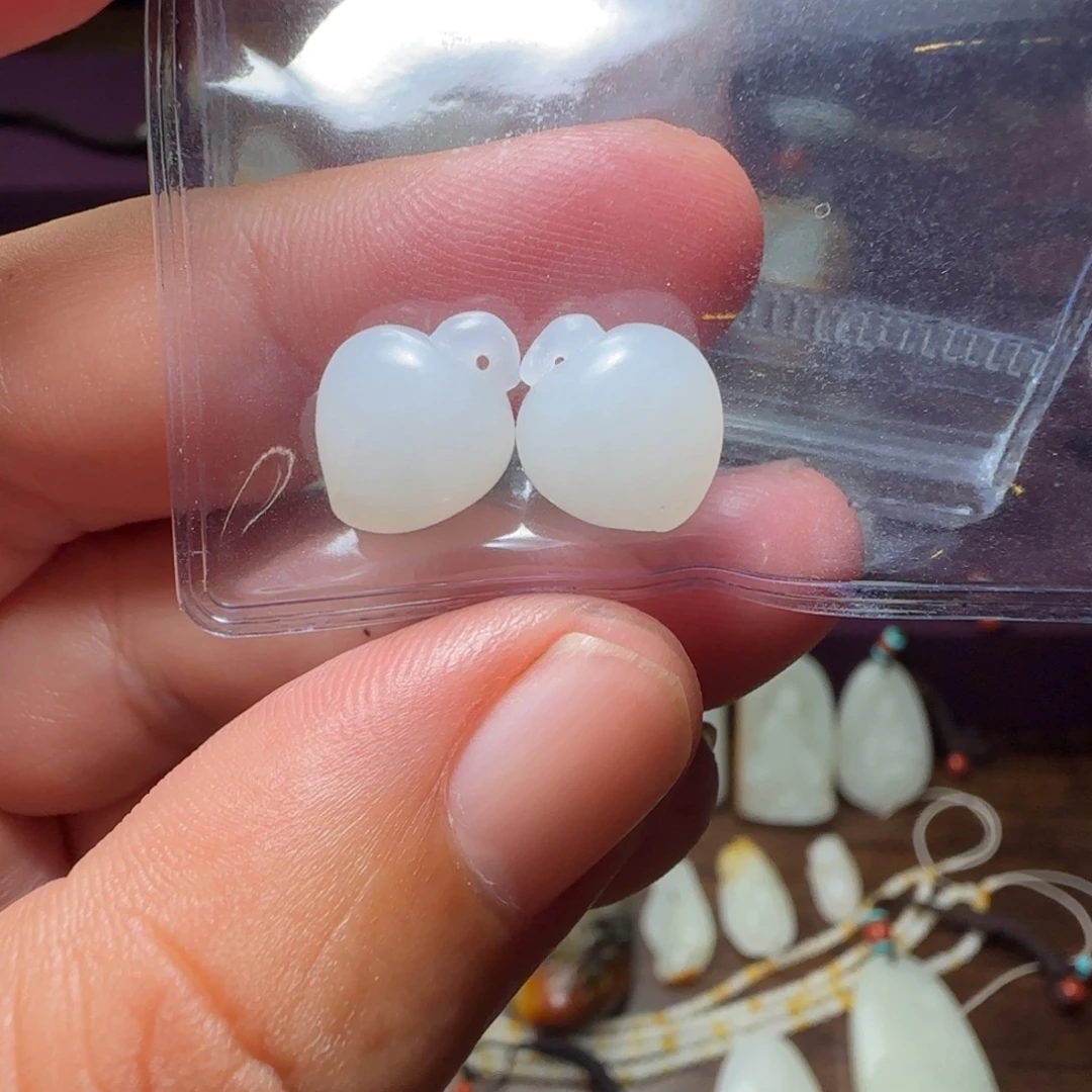 和田玉未镶嵌车挂