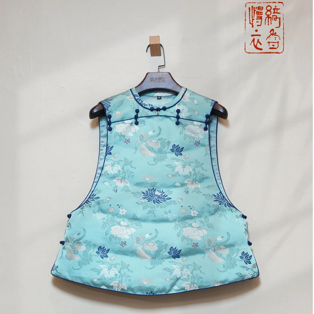 【绮香慢衣】上久楷宋锦·一字襟羽绒背心·折枝虫草花卉图