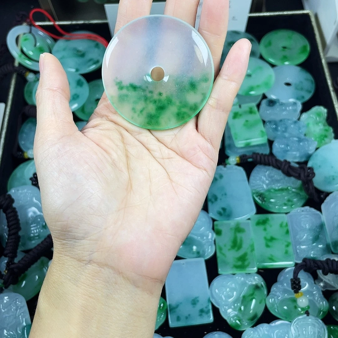 翡翠未镶嵌颈饰吊坠