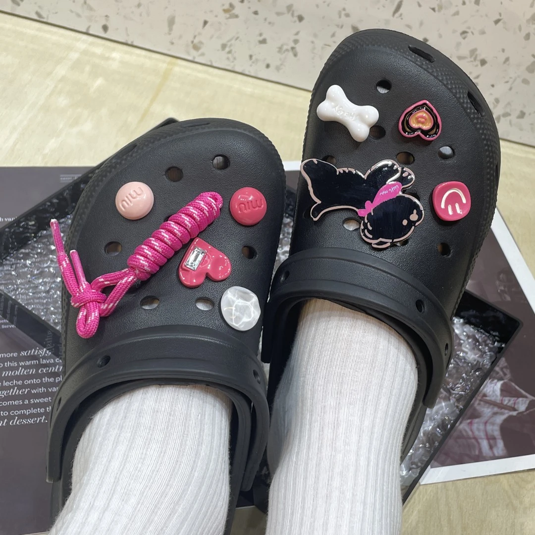 新洞洞鞋鞋花鞋扣通用配饰diy拖鞋装饰配件女可爱小女孩百搭卡扣