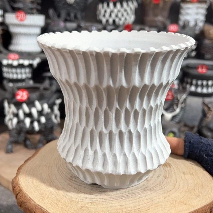 紫砂花盆内口11.5外高13