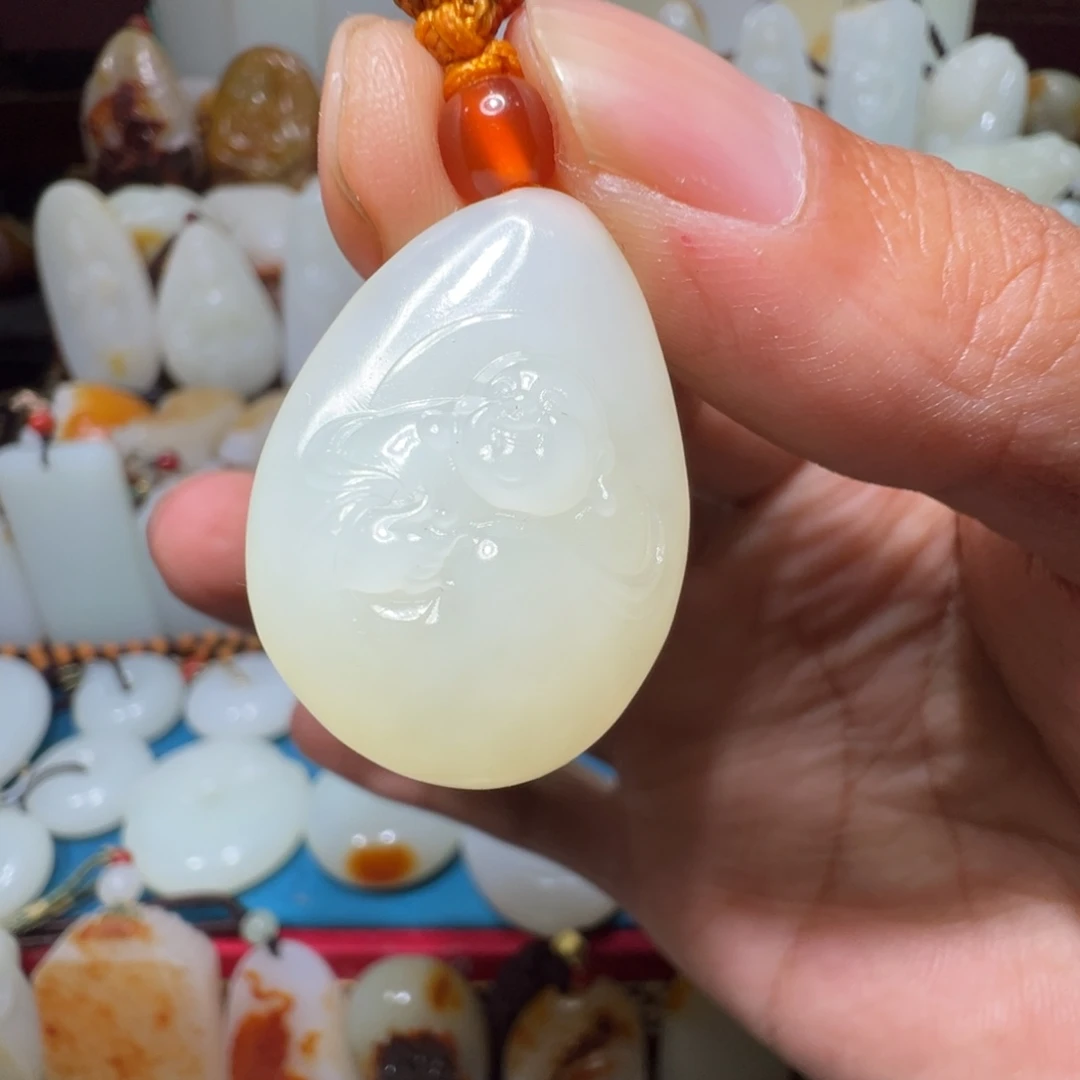 柠***酸吊坠(不含链)未镶嵌和田玉