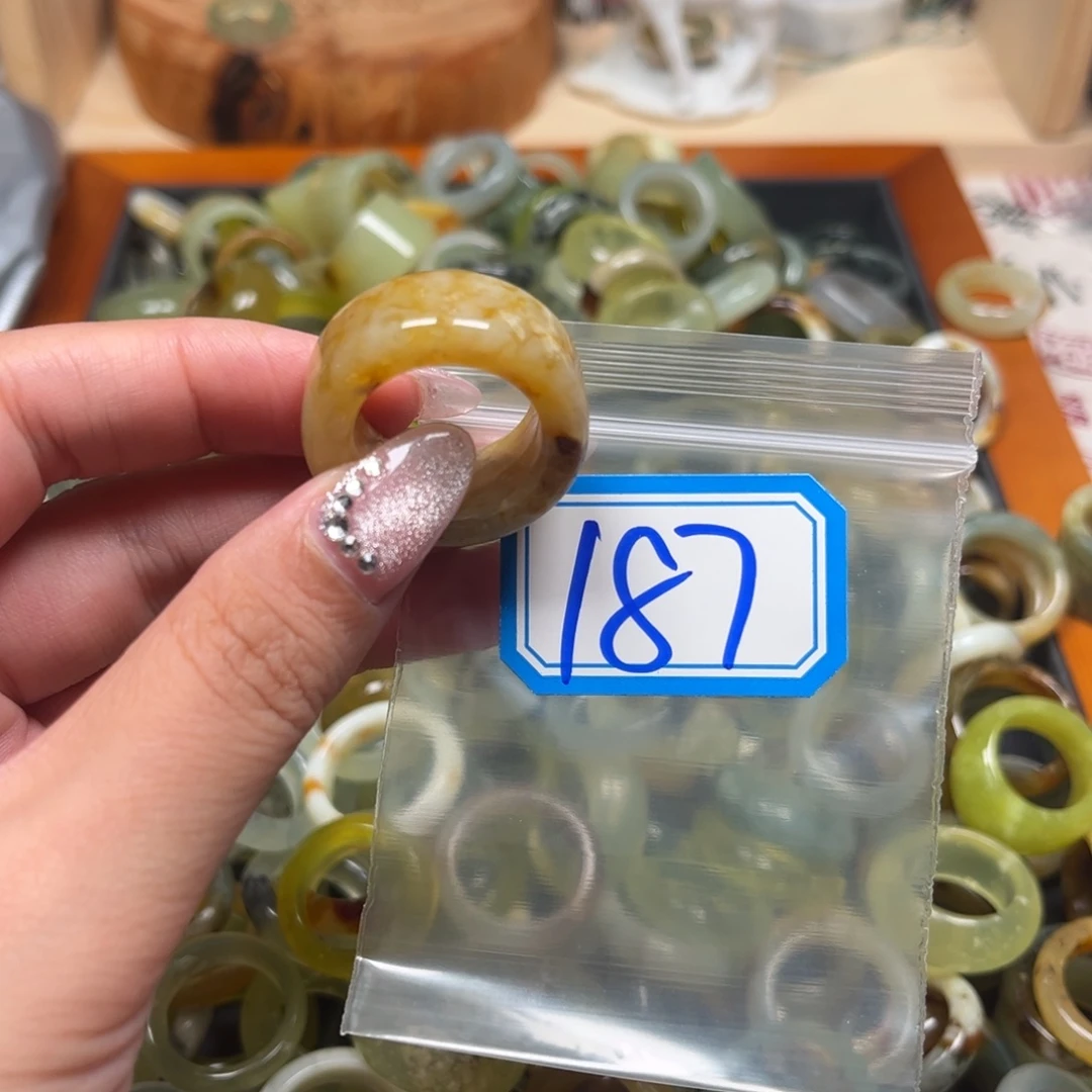 一***去蛇纹石玉未镶嵌珠宝奇石