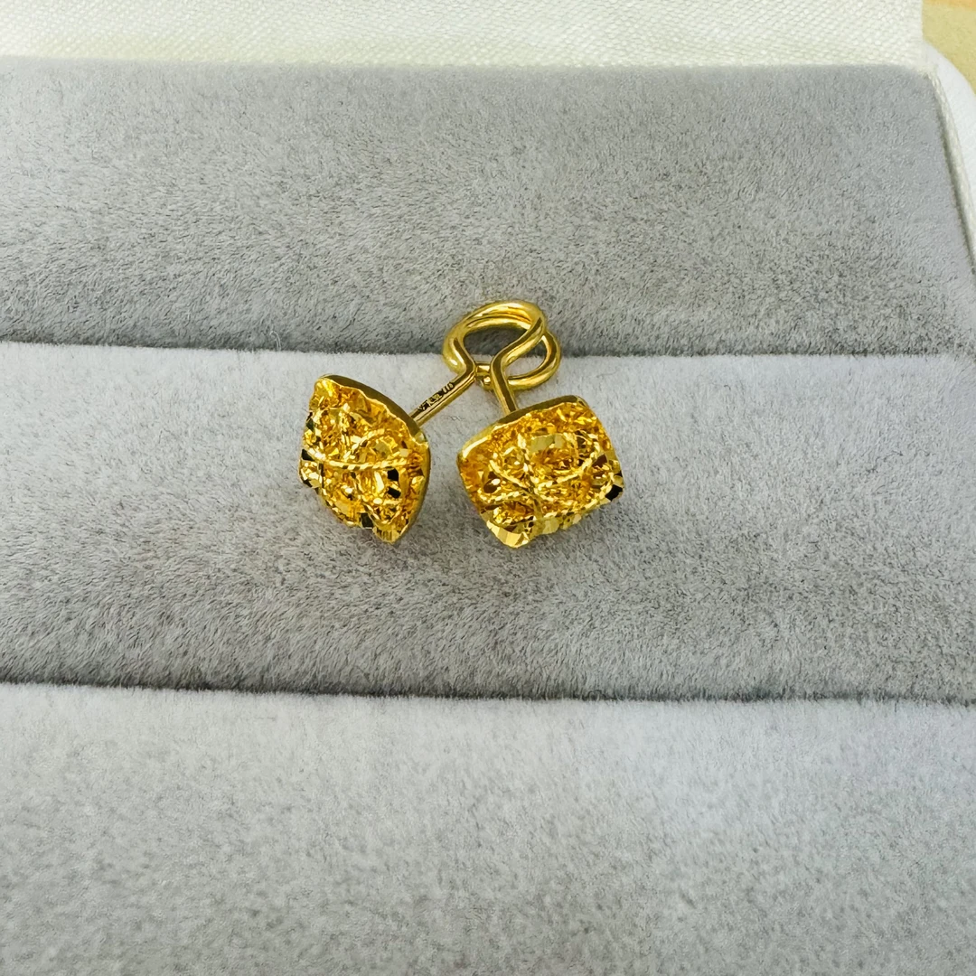 【莹莹专享】足金999饰品   方糖耳钉  2.14 GP