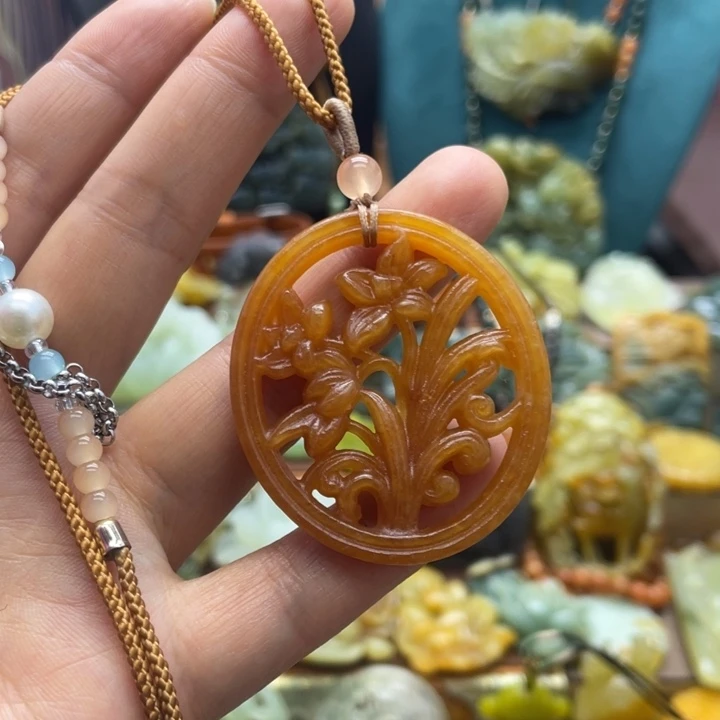 蛇纹石玉未镶嵌颈饰