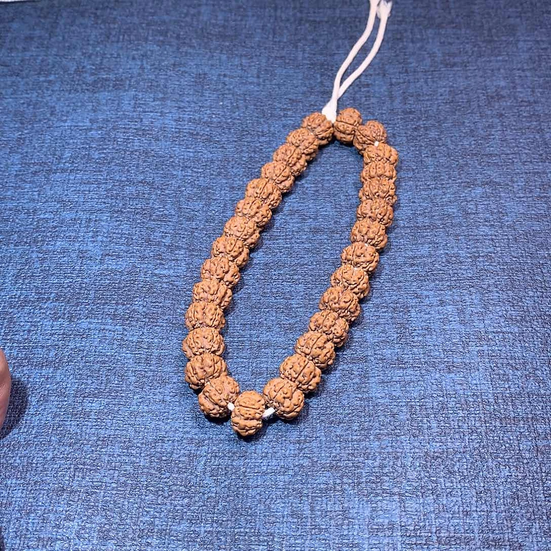 A***8吊坠金刚菩提红方印手持