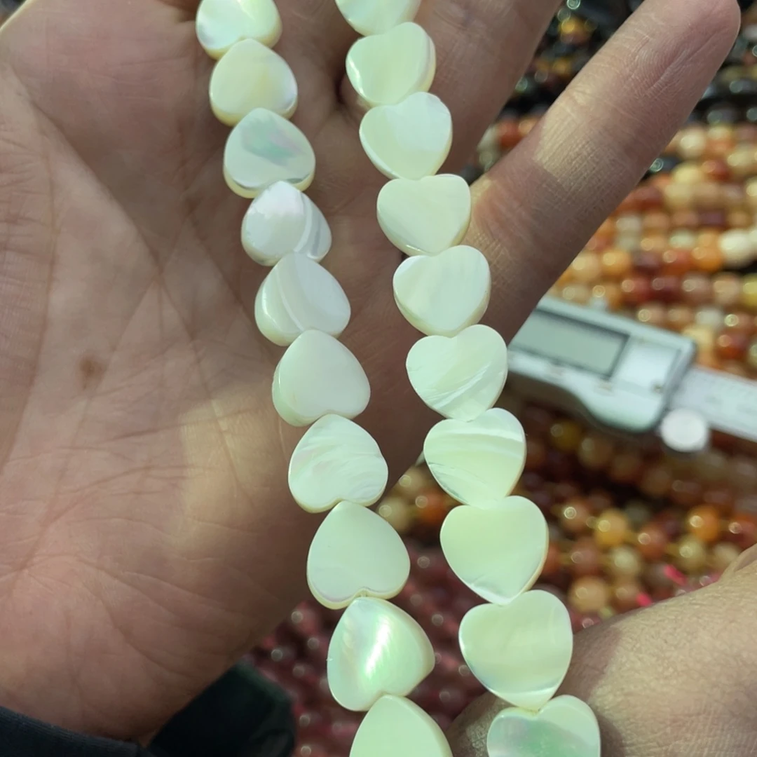 玛瑙/玉髓珠宝半成品未镶嵌一条装12mm白蝶贝爱心