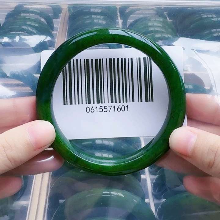 和田玉（碧玉）手镯未镶嵌61微瑕