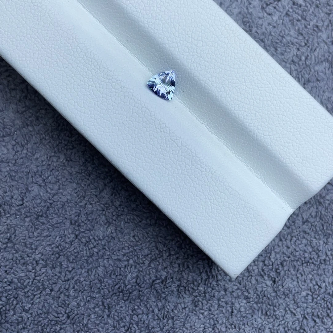 坦桑石裸石未镶嵌一颗